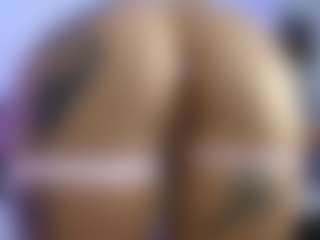 HornyLindzay's Live Sex Cam Show