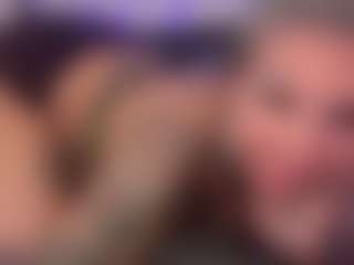 HornyLindzay's Live Sex Cam Show