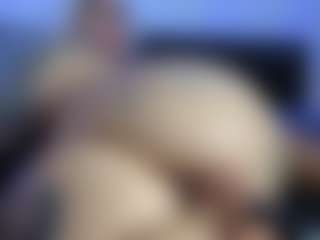 HornyLindzay's Live Sex Cam Show