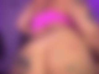 HornyLindzay's Live Sex Cam Show