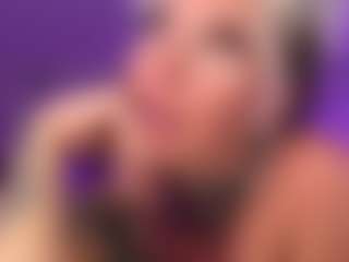 HornyLindzay's Live Sex Cam Show