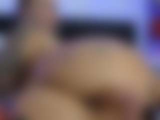 HornyLindzay's Live Sex Cam Show