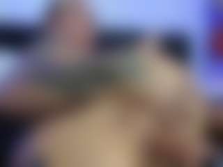 HornyLindzay's Live Sex Cam Show