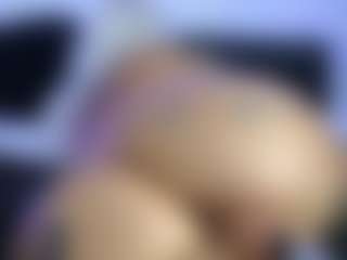 HornyLindzay's Live Sex Cam Show