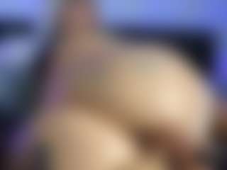 HornyLindzay's Live Sex Cam Show
