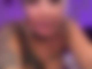 HornyLindzay's Live Sex Cam Show
