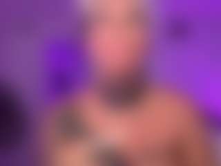 HornyLindzay's Live Sex Cam Show