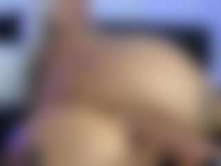HornyLindzay's Live Sex Cam Show