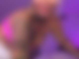 HornyLindzay's Live Sex Cam Show