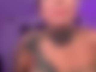 HornyLindzay's Live Sex Cam Show