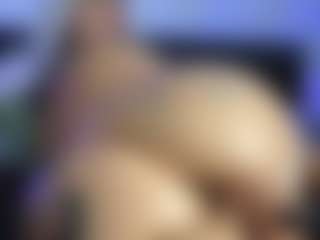 HornyLindzay's Live Sex Cam Show