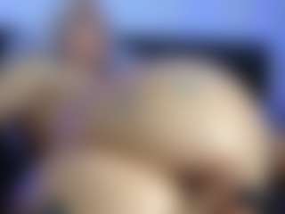 HornyLindzay's Live Sex Cam Show