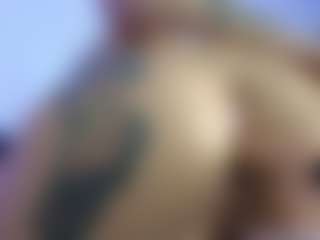 HornyLindzay's Live Sex Cam Show