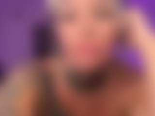 HornyLindzay's Live Sex Cam Show