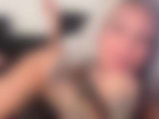 HornyLindzay's Live Sex Cam Show
