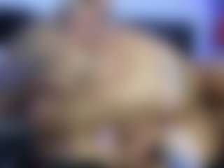 HornyLindzay's Live Sex Cam Show