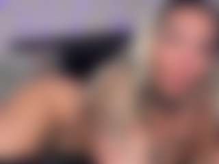HornyLindzay's Live Sex Cam Show