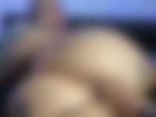 HornyLindzay's Live Sex Cam Show