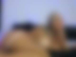 HornyLindzay's Live Sex Cam Show