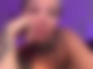 HornyLindzay's Live Sex Cam Show
