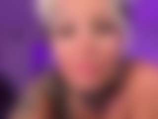 HornyLindzay's Live Sex Cam Show