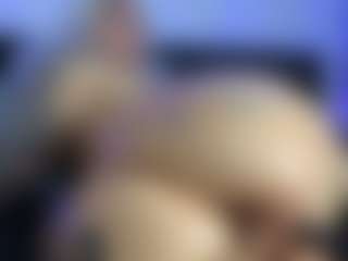 HornyLindzay's Live Sex Cam Show