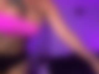 HornyLindzay's Live Sex Cam Show
