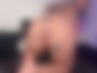 HornyLindzay's Live Sex Cam Show