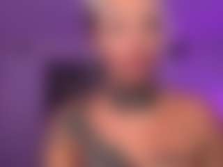 HornyLindzay's Live Sex Cam Show