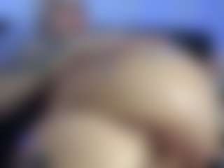 HornyLindzay's Live Sex Cam Show
