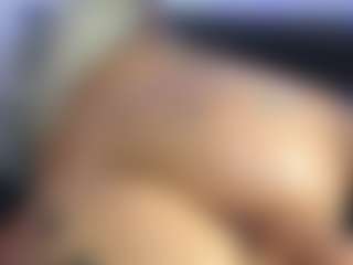 HornyLindzay's Live Sex Cam Show