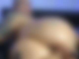 HornyLindzay's Live Sex Cam Show