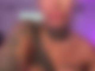 HornyLindzay's Live Sex Cam Show