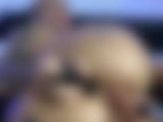 HornyLindzay's Live Sex Cam Show