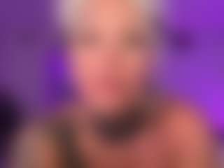 HornyLindzay's Live Sex Cam Show