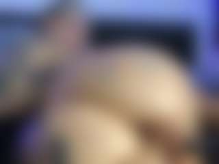 HornyLindzay's Live Sex Cam Show