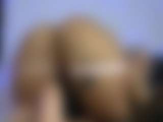 HornyLindzay's Live Sex Cam Show