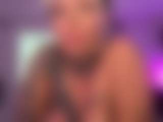 HornyLindzay's Live Sex Cam Show