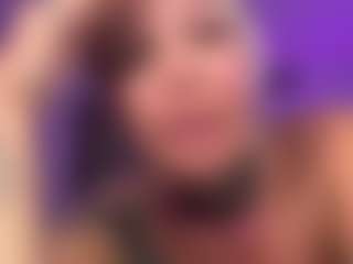 HornyLindzay's Live Sex Cam Show