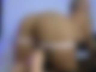 HornyLindzay's Live Sex Cam Show