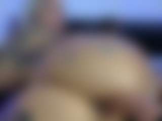 HornyLindzay's Live Sex Cam Show