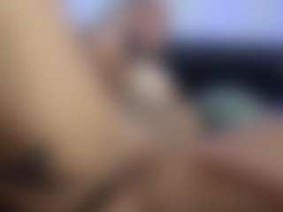 HornyLindzay's Live Sex Cam Show