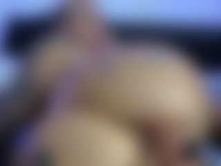 HornyLindzay's Live Sex Cam Show