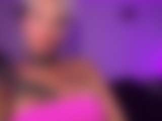 HornyLindzay's Live Sex Cam Show