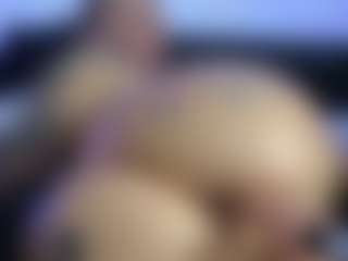 HornyLindzay's Live Sex Cam Show