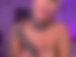 HornyLindzay's Live Sex Cam Show