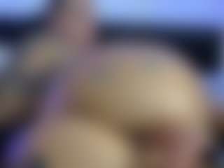 HornyLindzay's Live Sex Cam Show