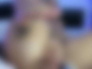 HornyLindzay's Live Sex Cam Show