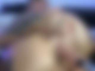 HornyLindzay's Live Sex Cam Show