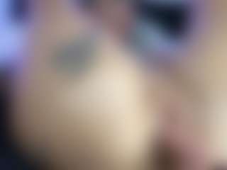 HornyLindzay's Live Sex Cam Show